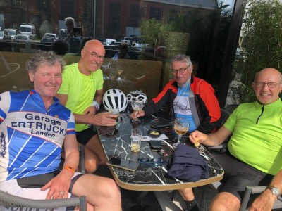 Herman, Johan, Guy en Peter doen mee met 100 km fietsen. Sponsor jij ons ook?